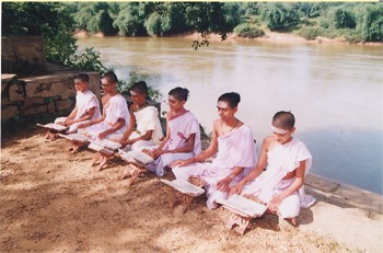File:Vedic learning.jpg