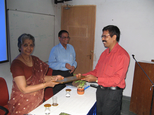 File:Anil 2.gif