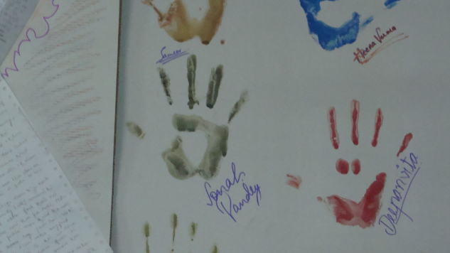 File:HANDPRINTS.png