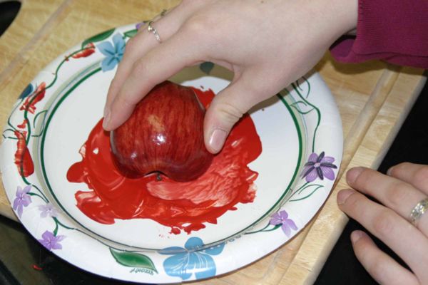 File:Apple paint.jpg
