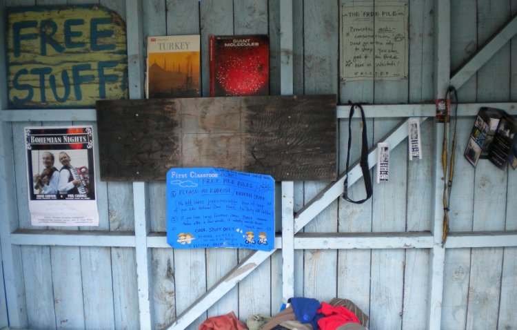 File:Inside Free Stuff.jpg