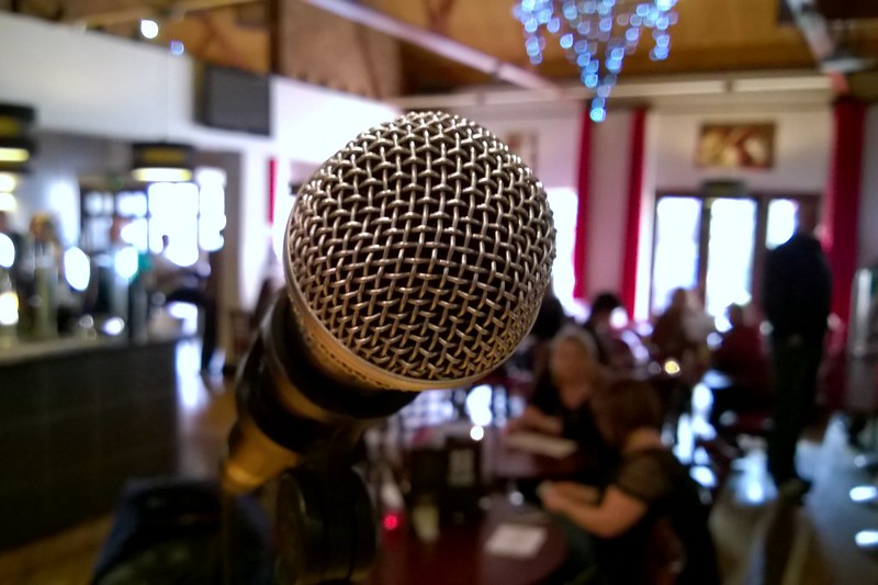 File:Microphone2.jpg