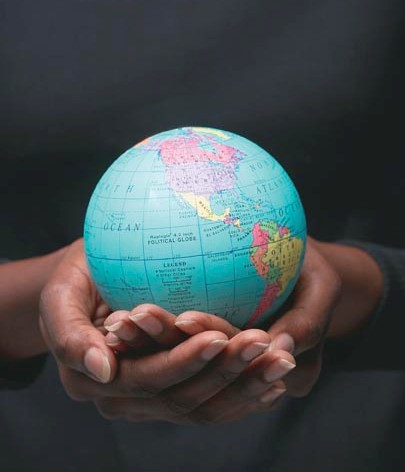 File:Mundo manos.jpg