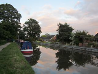 NarrowboatPicture3.jpg