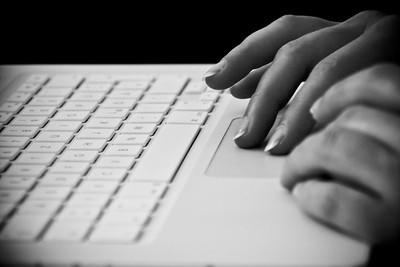 File:Blogging hands.jpg